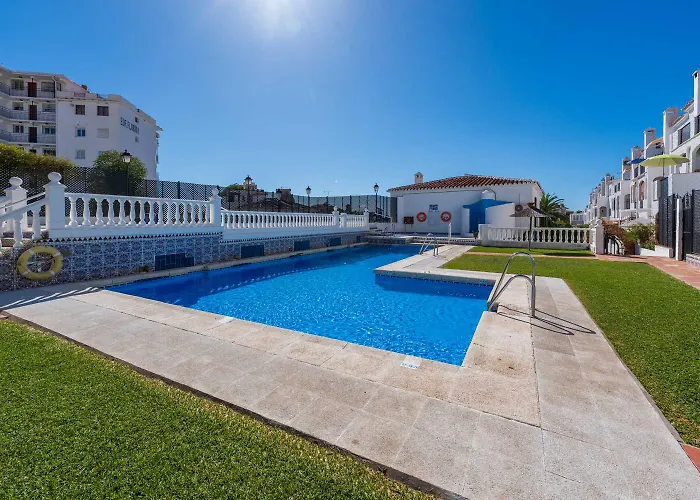 Verano Azul Casa Monica - With Sea Views & Pool Access Apartment Nerja