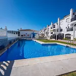 Verano Azul Casa Monica - With Sea Views & Pool Access 아파트 *