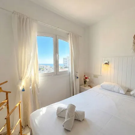 Verano Azul Casa Monica - With Sea Views & Pool Access شقة نيرخا