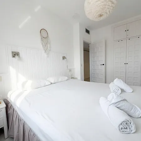 Verano Azul Casa Monica - With Sea Views & Pool Access * نيرخا