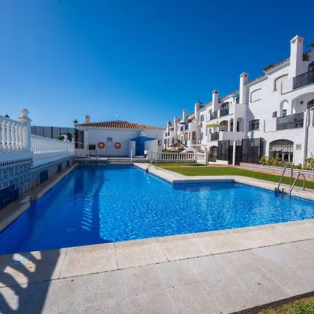 Verano Azul Casa Monica - With Sea Views & Pool Access شقة *