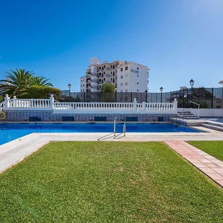 Verano Azul Casa Monica - With Sea Views & Pool Access نيرخا