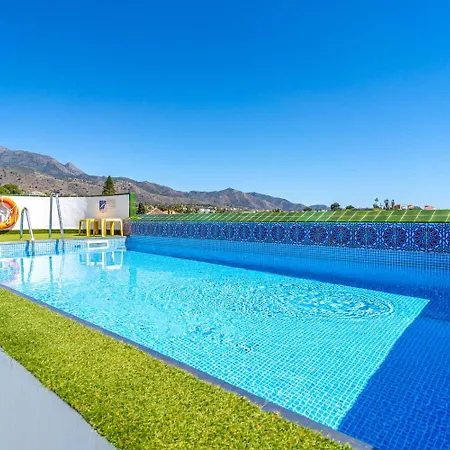 Verano Azul Casa Monica - With Sea Views & Pool Access شقة *
