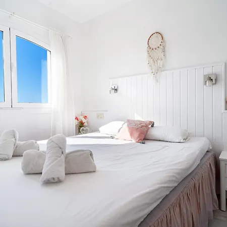 Verano Azul Casa Monica - With Sea Views & Pool Access 아파트 네르하