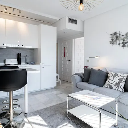 아파트 Verano Azul Casa Monica - With Sea Views & Pool Access *