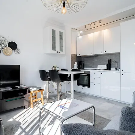 Verano Azul Casa Monica - With Sea Views & Pool Access 아파트 *
