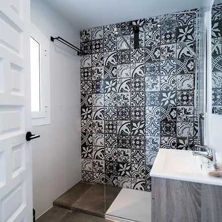Verano Azul Casa Monica - With Sea Views & Pool Access شقة نيرخا