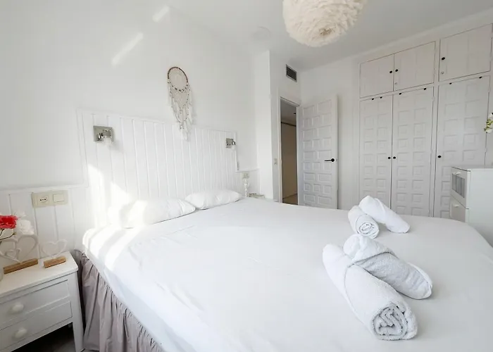 Verano Azul Casa Monica - With Sea Views & Pool Access * Nerja