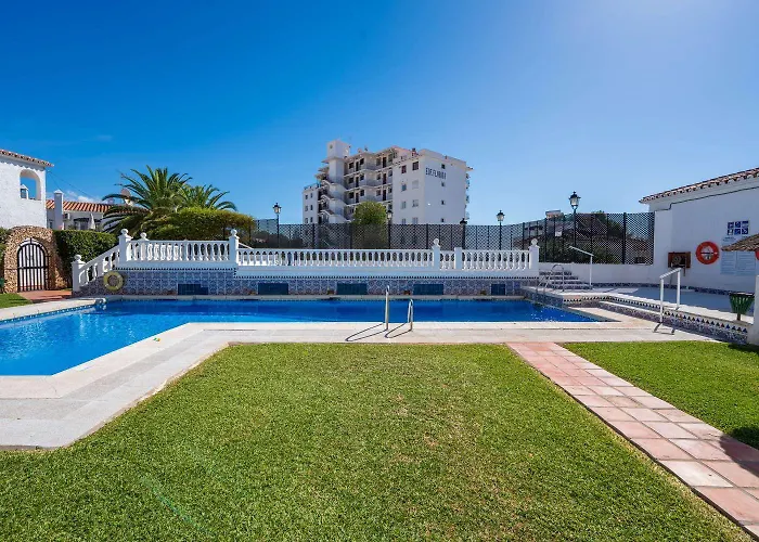 Verano Azul Casa Monica - With Sea Views & Pool Access Nerja